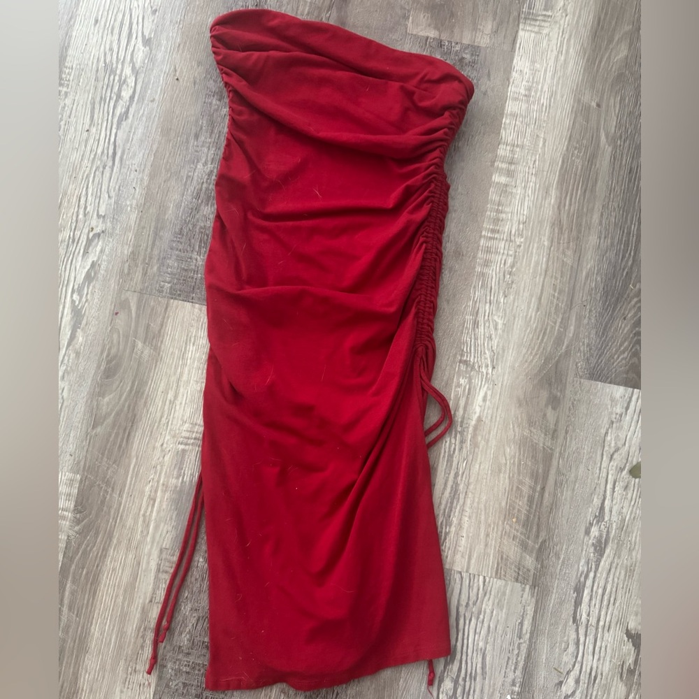 Elegant Red Strapless Dress